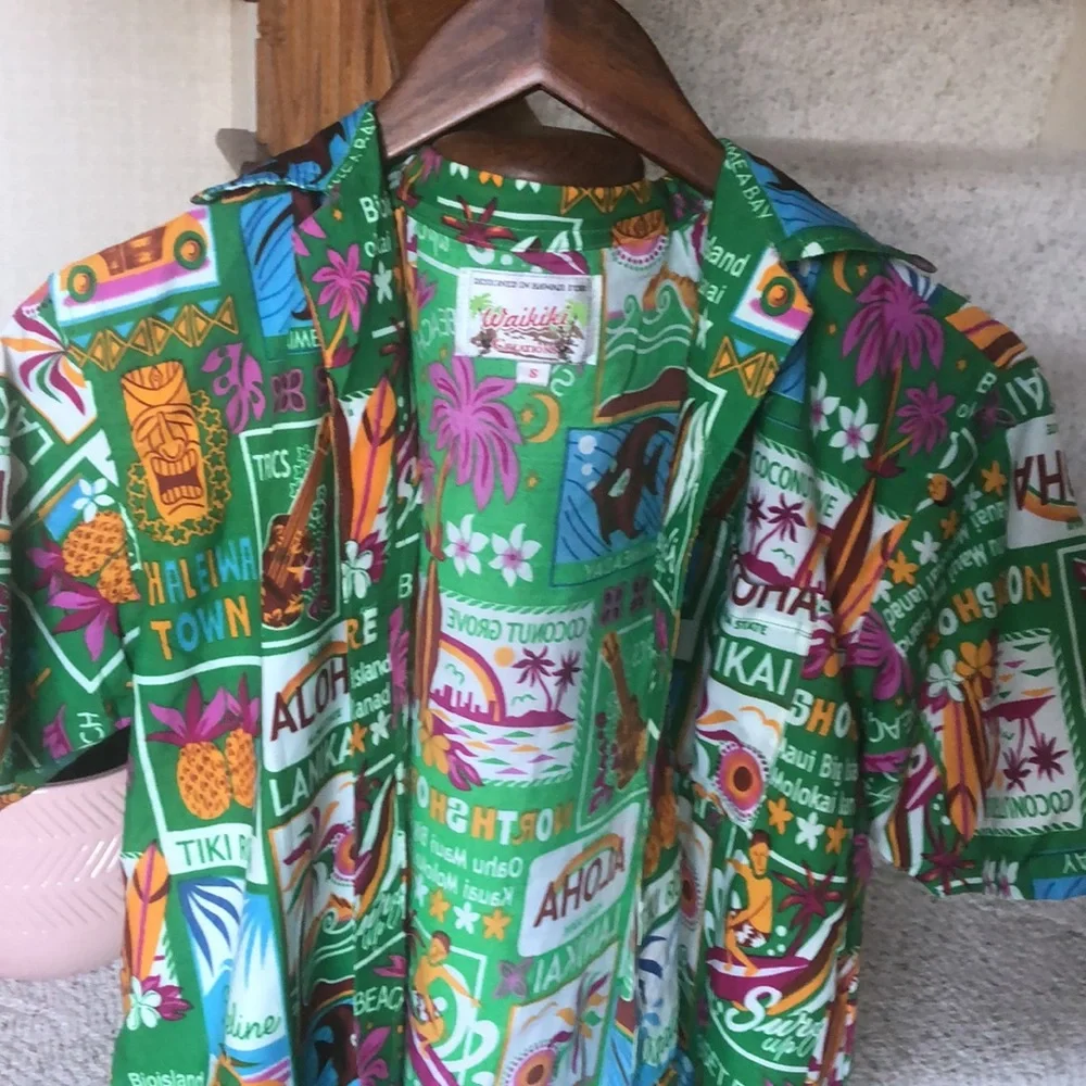 Vintage Designed In Hawaii For Waikiki Creations Hawaiian Button Down Shirt - Picture 3 of 8
